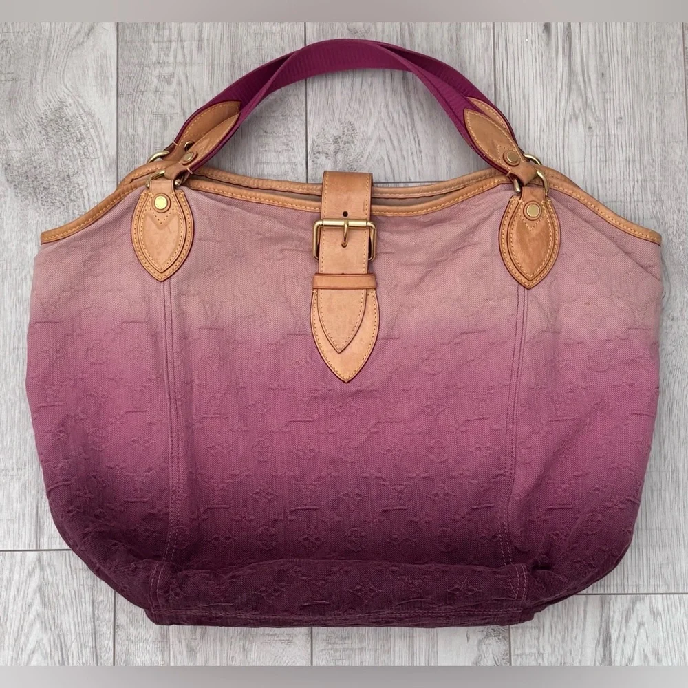 LOUIS VUITTON Rouge Fauvist Denim Sunbeam Monogram Hobo Bag Limited Edition 2010 - Picture 2 of 15
